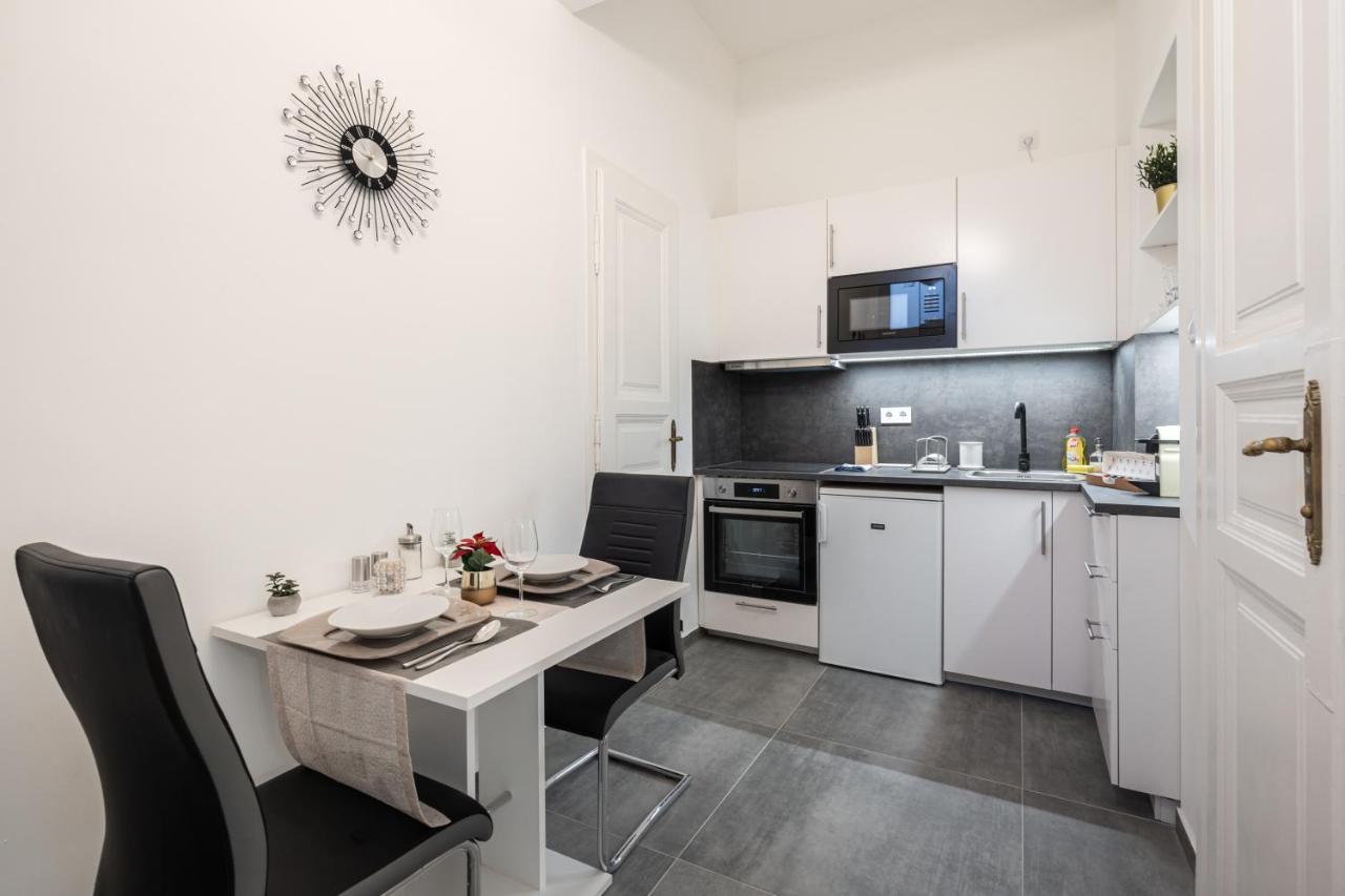 Stellar Dwell Apartment Budapest Exterior photo