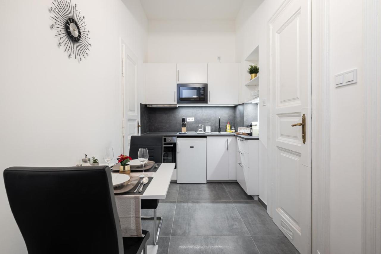 Stellar Dwell Apartment Budapest Exterior photo